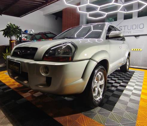 HYUNDAI TUCSON 2.0 MPFI GLS 16V 143CV 2WD GASOLINA 4P AUTOMÁTICO HYUNDAI TUCSON 2.0 MPFI GLS 16V 143CV 2WD GASOLINA 4P AUTOMÁTICO